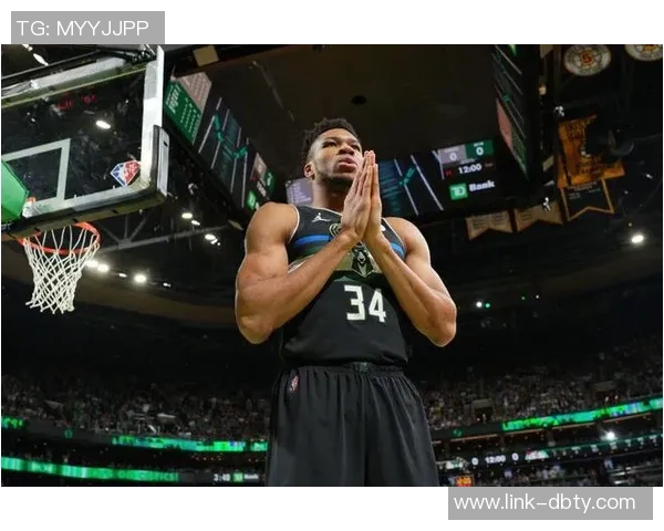 字母哥再创辉煌生涯第157次30分10板5助追平贾巴尔并列历史第一